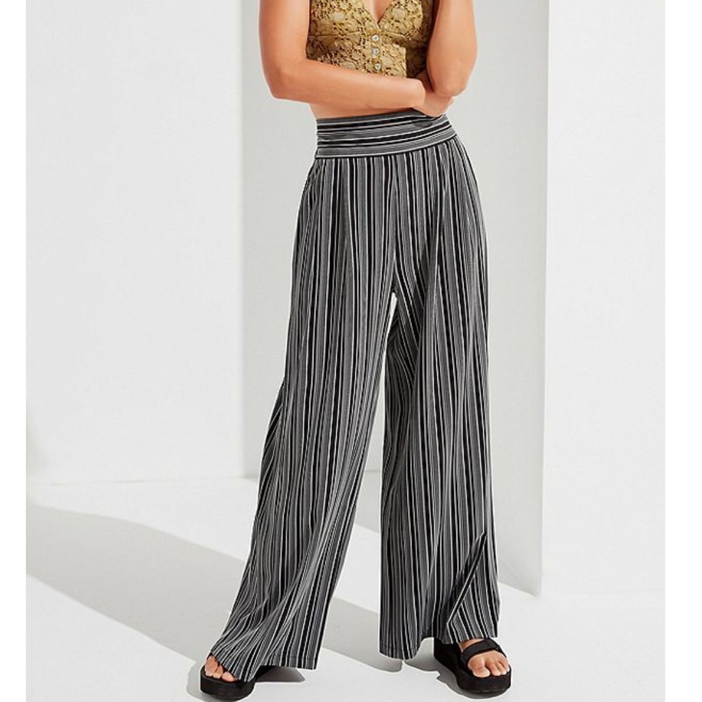 UO stripped high waisted pants new w/tags